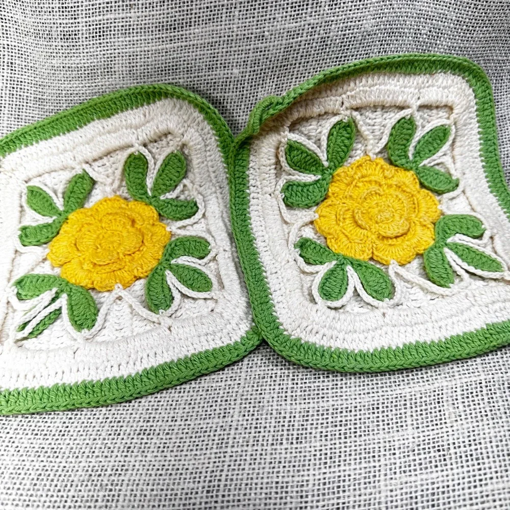 Vintage Handmade Crochet Potholder Set of 2 Yellow Rose Granny Square Green Trim